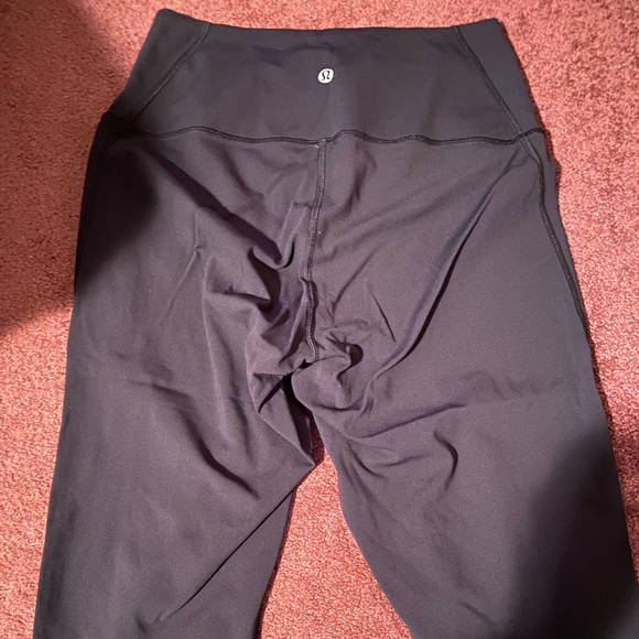 Size 6 lululemon leggings - Picture 6 of 8